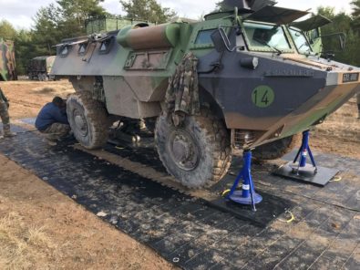 Alfombra de mantenimiento de vehículos militares 2